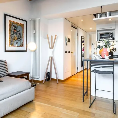 Altido Lovely Mansard Apartment *