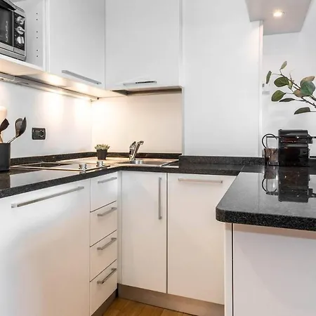 Altido Lovely Mansard Apartment
